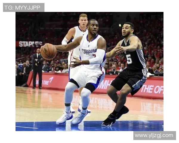 快船撤销保罗“娃娃之夜”！后者与儿子一起练习 14年的今日去湖人被撤销